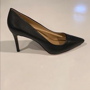 Banana Republic 12 Hour Pump-Black Size 8